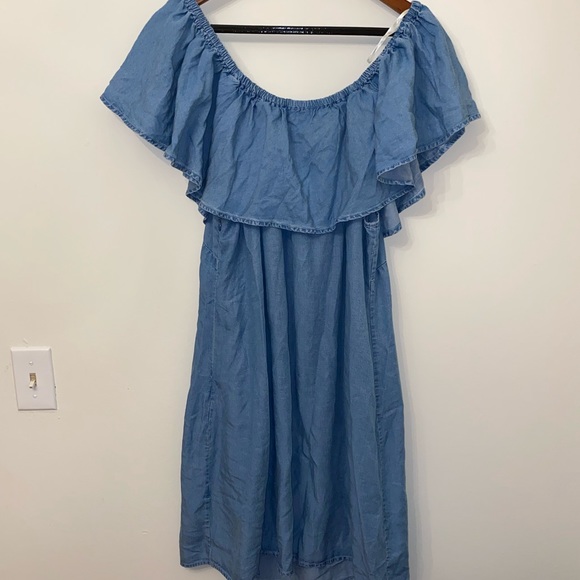 🆕Forever21 Off the Shoulder Denim Peasant Dress - Picture 5 of 6